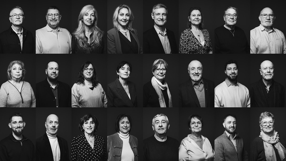 Trombinoscope en noir et blanc : 24 portraits homogènes des collaborateurs d'une entreprise sur fond sombre, photographe trombinoscope en Occitanie